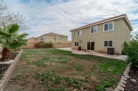 Exterior - 1825 Ivesbrook St E, Lancaster, CA 93535 photo 6 of 9