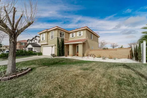Exterior - 1825 Ivesbrook St E, Lancaster, CA 93535 photo 2 of 9