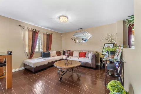 Living - 1825 Ivesbrook St E, Lancaster, CA 93535 photo 3 of 4