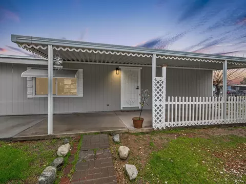 19135 Lindsay St, Hesperia, CA 92345