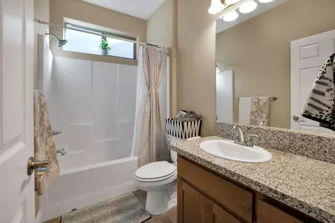 Bath - 1145 Seeger Ave E, Visalia, CA 93292 photo 7 of 7