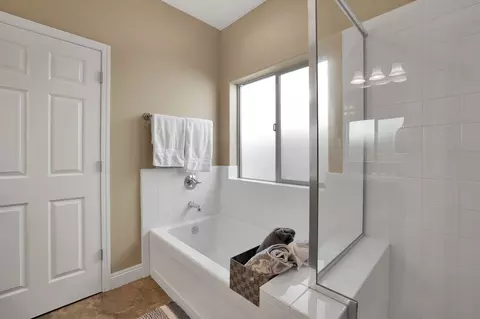 Bath - 1145 Seeger Ave E, Visalia, CA 93292 photo 5 of 7