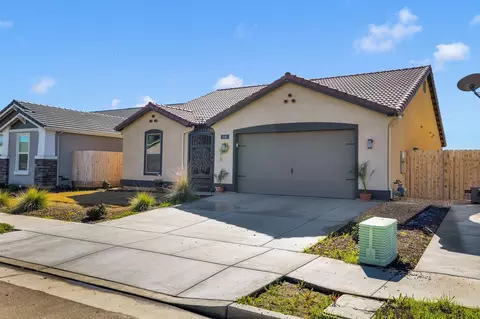 Exterior - 1145 Seeger Ave E, Visalia, CA 93292 photo 2 of 8