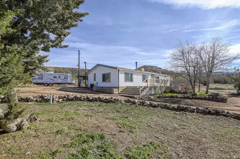 Exterior - 24314 Transvaal Rd, Tehachapi, CA 93561 photo 2 of 4