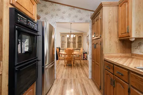 Kitchen - 24314 Transvaal Rd, Tehachapi, CA 93561 photo 1 of 4