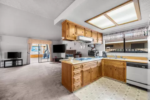 Kitchen - 44235 Shad St, Lancaster, CA 93536 photo 3 of 5