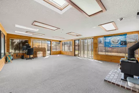 Living - 44235 Shad St, Lancaster, CA 93536 photo 4 of 5