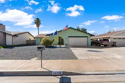 Exterior - 44235 Shad St, Lancaster, CA 93536 photo 11 of 14