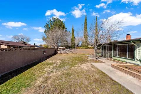 Exterior - 44235 Shad St, Lancaster, CA 93536 photo 6 of 14