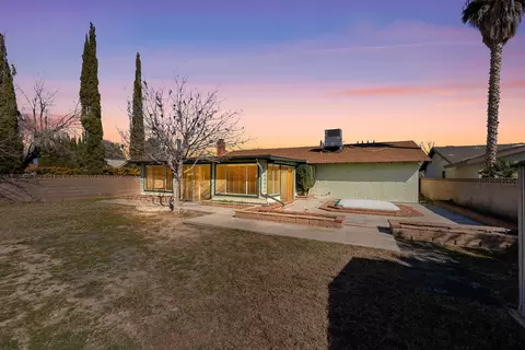 Exterior - 44235 Shad St, Lancaster, CA 93536 photo 1 of 14