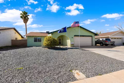 Exterior - 44235 Shad St, Lancaster, CA 93536 photo 10 of 14