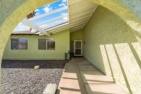 Exterior - 44235 Shad St, Lancaster, CA 93536 photo 13 of 14