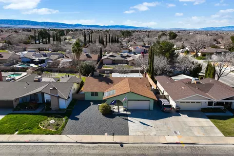 View/Area - 44235 Shad St, Lancaster, CA 93536 photo 1 of 3