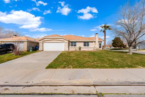 609 Poinsettia Ave, Rosamond, CA 93560