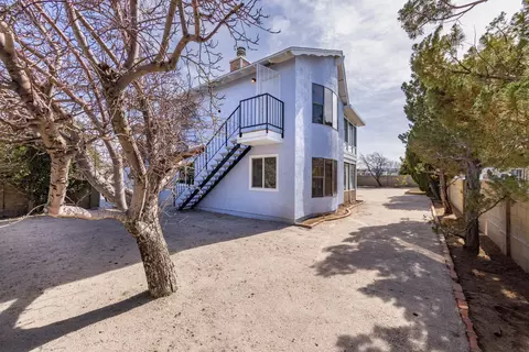 Exterior - 42453 30th St W, Lancaster, CA 93536 photo 4 of 8