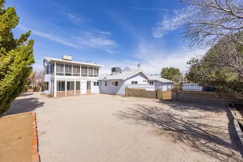 Exterior - 42453 30th St W, Lancaster, CA 93536 photo 5 of 8