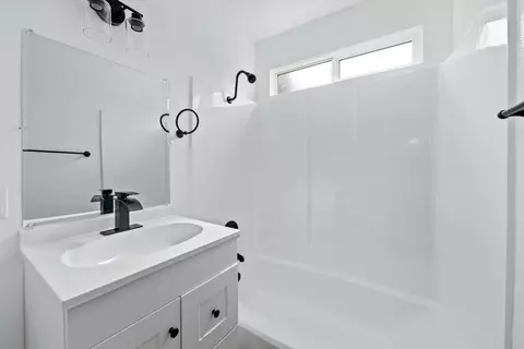 Bath - 42453 30th St W, Lancaster, CA 93536 photo 2 of 3