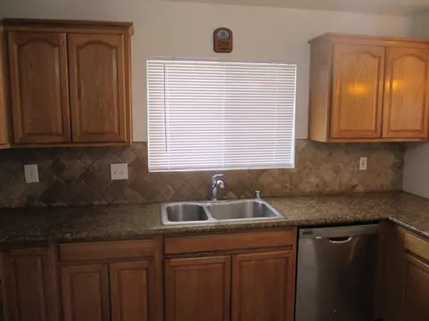 Kitchen - 708 Whitlatch Dr, Lancaster, CA 93535 photo 4 of 5