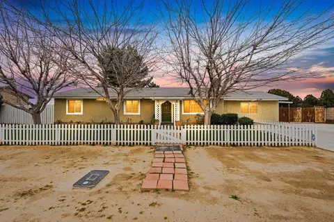 39749 171st St E, Palmdale, CA 93591