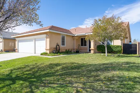 43713 Brandon Thomas Way, Lancaster, CA 93536