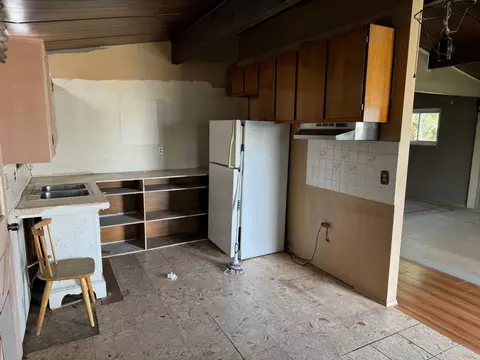 15945 Rexroth St, Mojave, CA 93501 photo 6