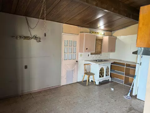 15945 Rexroth St, Mojave, CA 93501 photo 5