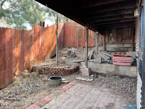 Exterior - 22507 Zurich Dr, Tehachapi, CA 93561 photo 4 of 4