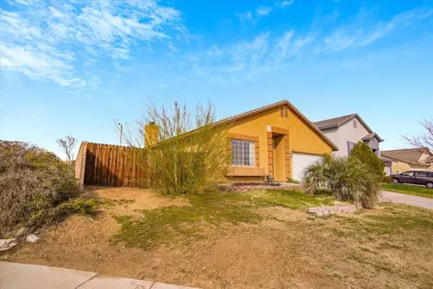 3337 Garnet Ave, Rosamond, CA 93560
