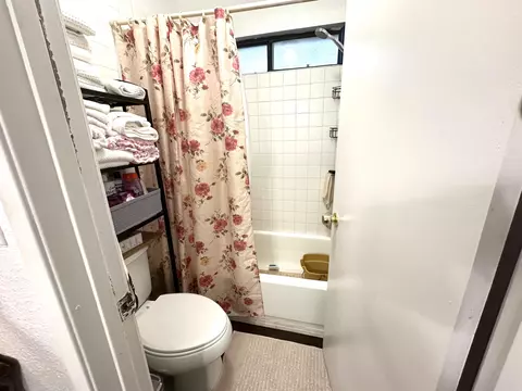 Bath - 2740 El Nido Ln, Lancaster, CA 93535 photo 3 of 4