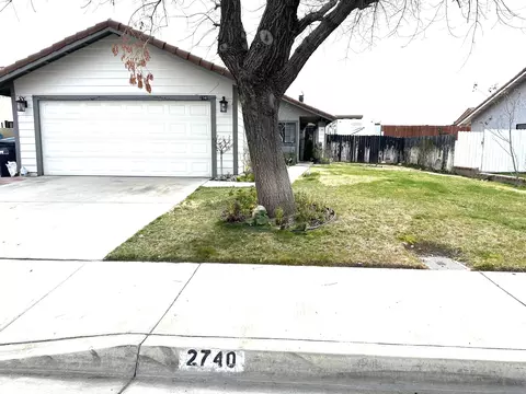 Exterior - 2740 El Nido Ln, Lancaster, CA 93535 photo 2 of 5