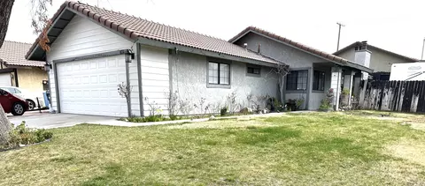 2740 El Nido Ln, Lancaster, CA 93535
