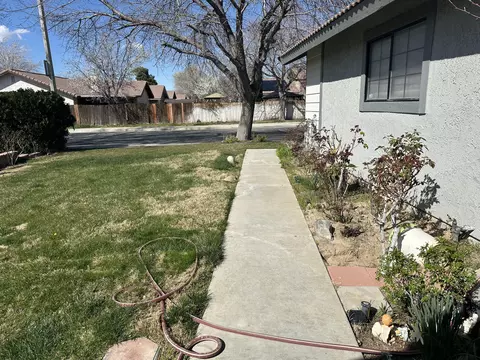 Exterior - 2740 El Nido Ln, Lancaster, CA 93535 photo 5 of 5