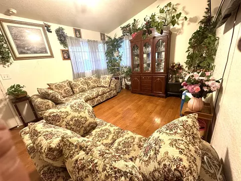Living - 2740 El Nido Ln, Lancaster, CA 93535 photo 2 of 2