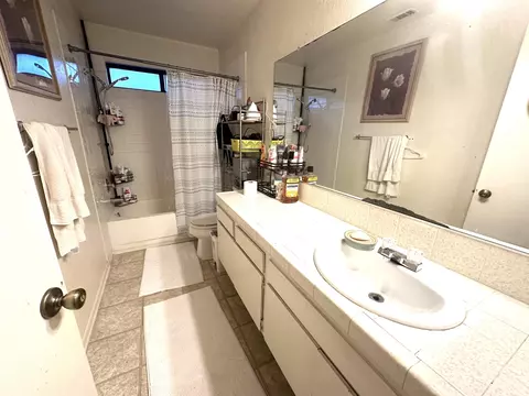 Bath - 2740 El Nido Ln, Lancaster, CA 93535 photo 1 of 4