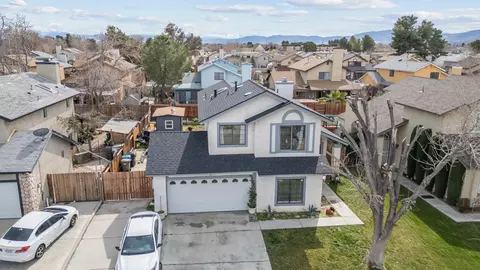 Exterior - 622 Jackman St E, Lancaster, CA 93535 photo 8 of 9