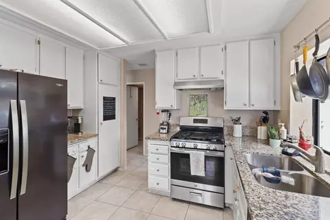 Kitchen - 622 Jackman St E, Lancaster, CA 93535 photo 1 of 2