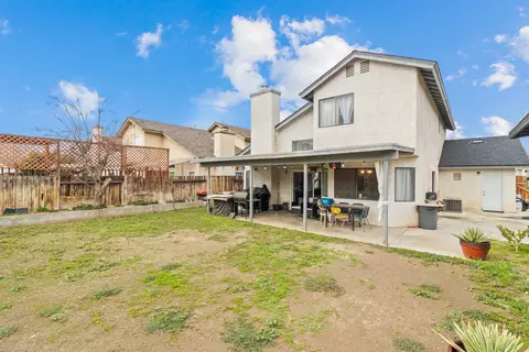 Exterior - 622 Jackman St E, Lancaster, CA 93535 photo 6 of 9