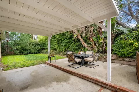 Exterior - 2259 Sequoia Ave, Simi Valley, CA 93063 photo 7 of 9