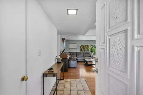 Entry Way - 2259 Sequoia Ave, Simi Valley, CA 93063 photo 1 of 1