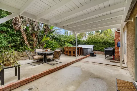 Exterior - 2259 Sequoia Ave, Simi Valley, CA 93063 photo 4 of 9
