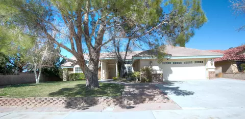 3855 Avenue K4 W, Lancaster, CA 93536
