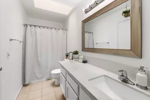 Bath - 5301 Adobe Dr, Palmdale, CA 93552 photo 1 of 3