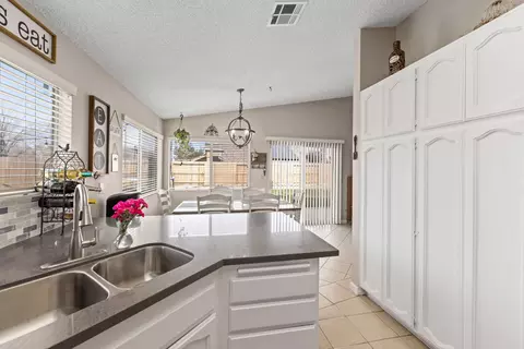 Kitchen - 5301 Adobe Dr, Palmdale, CA 93552 photo 2 of 4