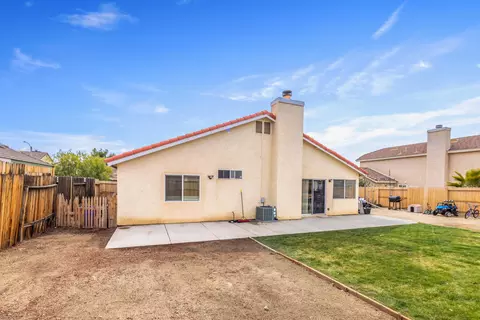 Exterior - 5301 Adobe Dr, Palmdale, CA 93552 photo 3 of 4