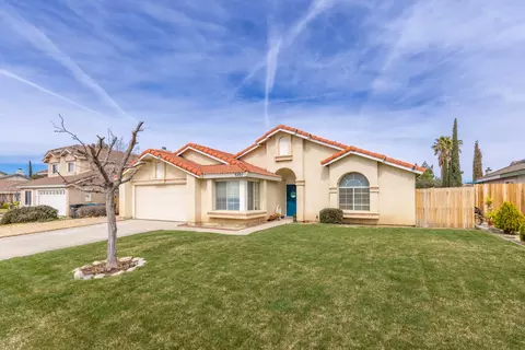 Exterior - 5301 Adobe Dr, Palmdale, CA 93552 photo 2 of 4