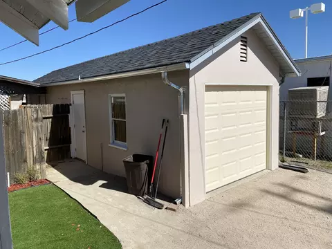 Exterior - 16063 K St, Mojave, CA 93501 photo 6 of 11