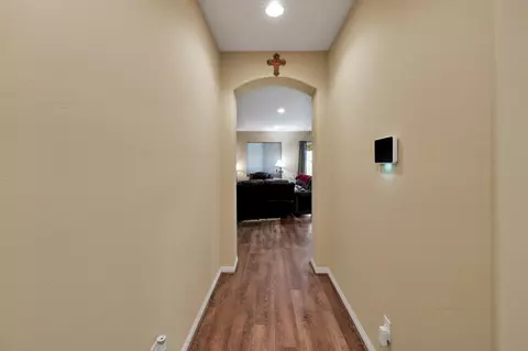 Entry Way - 2061 Kettering St E, Lancaster, CA 93535 photo 2 of 3
