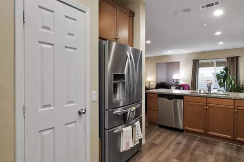 Kitchen - 2061 Kettering St E, Lancaster, CA 93535 photo 3 of 6