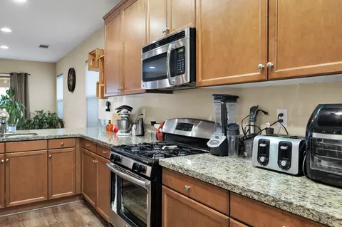Kitchen - 2061 Kettering St E, Lancaster, CA 93535 photo 2 of 6