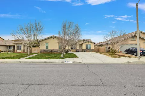 Exterior - 2061 Kettering St E, Lancaster, CA 93535 photo 3 of 10
